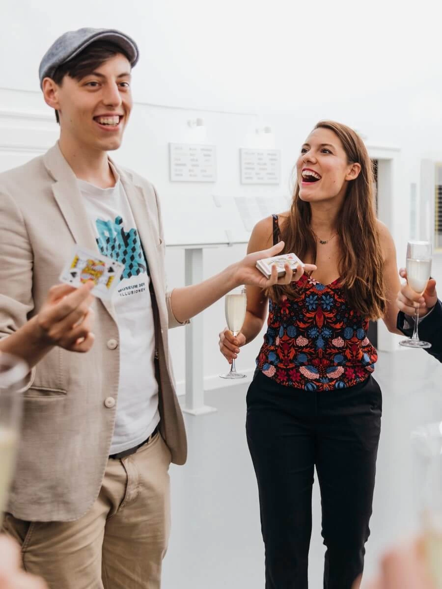 firmengruppen group visit event gallery2 moi vienna 900×1200 (1)